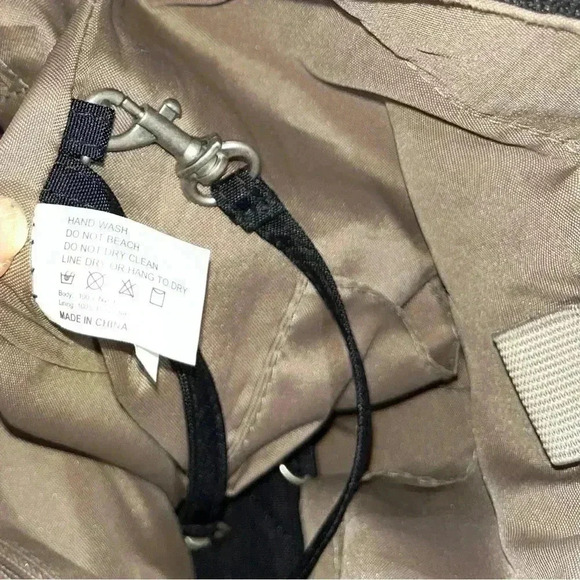 Baggallini quilted Florence tote organization galore! Pockets everywhere. Black - Picture 13 of 16